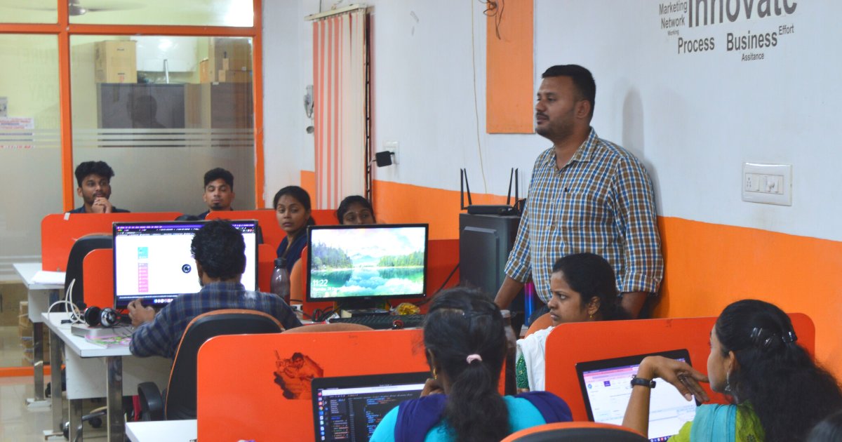 piccosoft's tweet photo. Piccosoft organized a soft skill training session to all its employees. A picture of the moment has been captured and we are happy to share with all of you.
#softskil #development #Training #picosoft #employees #clients #Project #communication #teamwork https://t.co/JVdUBLWUQD