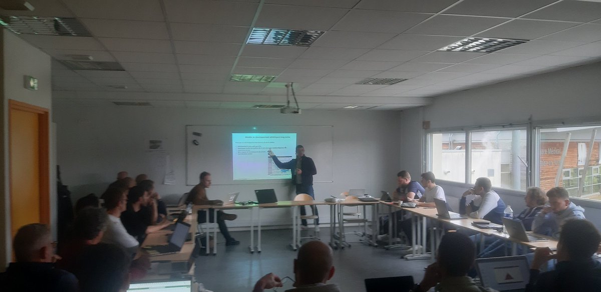 Emmanuel Brunet tweet media