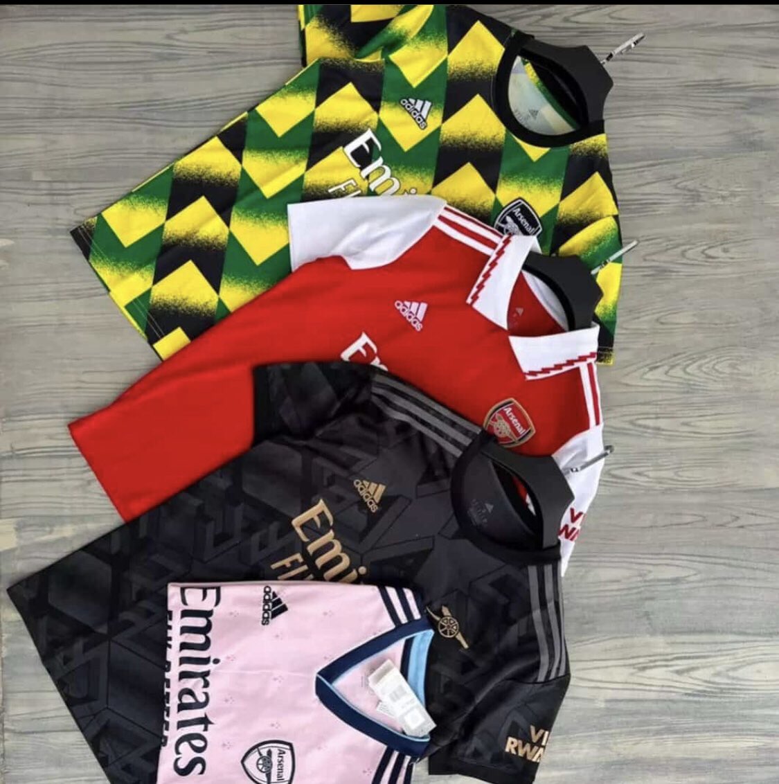 samjerseys1's tweet photo. You don’t owe me anything but please help me Rt my hustle my buyer might be on your TL

Jersey 9k
Polo 9k
Basketball jersey Top 11k

DM or WhatsApp 08146758780

Caicedo president Buhari Enzo to Chelsea Marvin stabilizer havertz https://t.co/QT3Do1Nv89