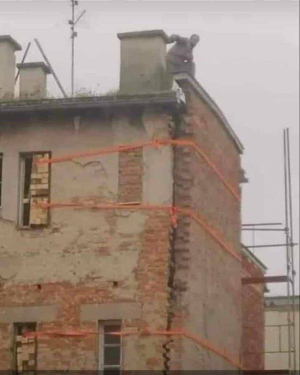 emediong_sambo's tweet image. In 23 day we will be dismantling this PDAPC structure of curruption and Nepotism with our PVC.  Just retweet if u agree.
#PvcRevolution

#wike/Akwa Ibom/Nedu/#SayNoToAPC Congratulations David