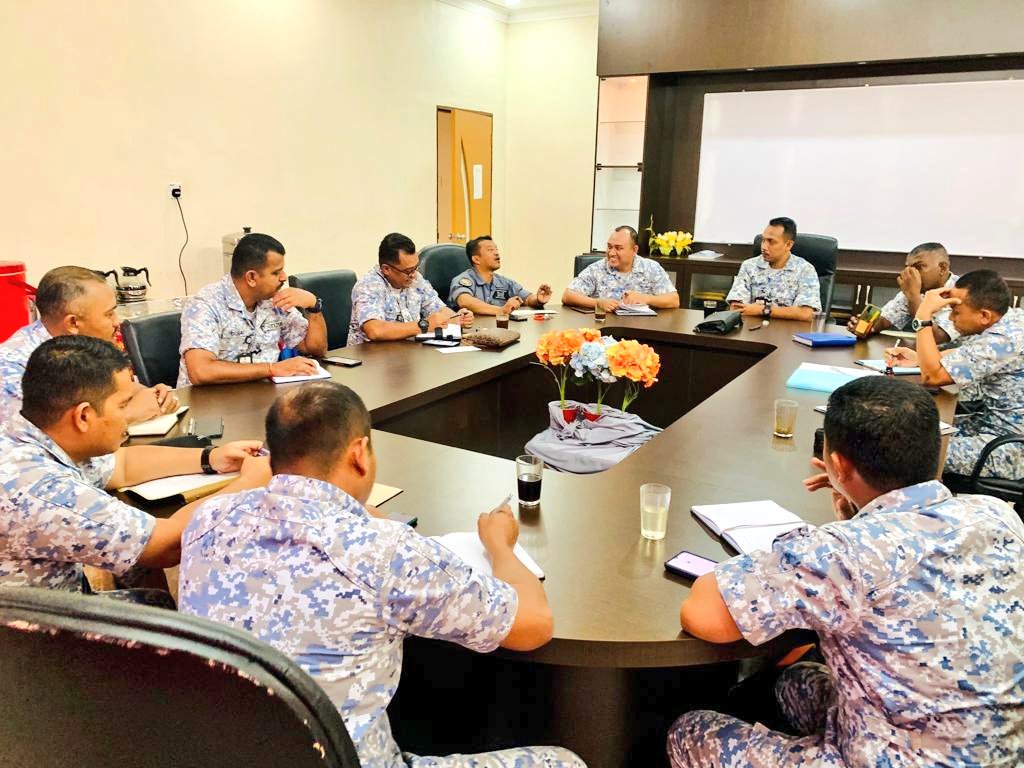 WismaLumut's tweet photo. Mesyuarat Koordinasi Ketiga Program Seniorate Command and Commnunication (SCNC).
@HisyamHarun3372
@PakLongMie78 @azrul6695
#BackBoneRMN https://t.co/NEdWo3A9QH