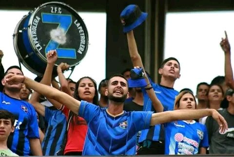catiwing's tweet photo. Es un sentimiento no traten de entenderlo. Nunca nos fuimos. Aquí seguimos. #ElEquipoDeLaHinchada #soyDelZulia #ZuliaFc @Zulia_fc https://t.co/DsLrRreOTi