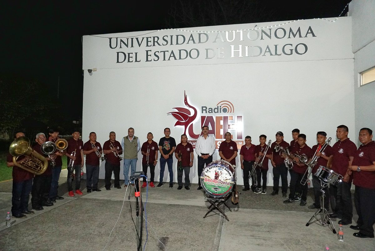 Siempre grato recibir a nuestro rector <a href="/Dr_OctavioCA/">Octavio Castillo Acosta</a> en #Huejutla y hoy "con bombo y platillo" estamos grabando a la banda de viento Santiago Apóstol de Huautla
Sumamos a la preservación de la música popular y tradicional, generando un acervo y testimonio sonoro
#SumandoComunidad