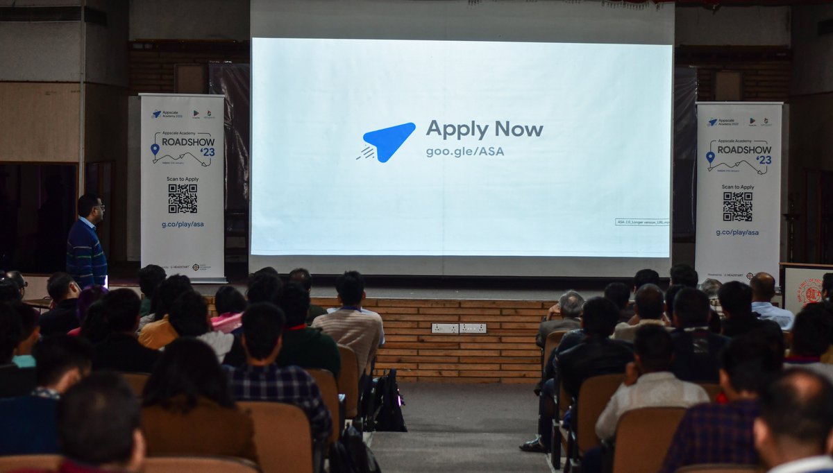 Happy to see such enthusiastic and driven incubators, startups, and app developers at the #AppscaleAcademyRoadshow in Indore! Next stop is Jaipur!! All app developers looking to power up their growth story, join us on 3rd Feb in Jaipur. Register Now: bit.ly/JIC_AppScaleAc…