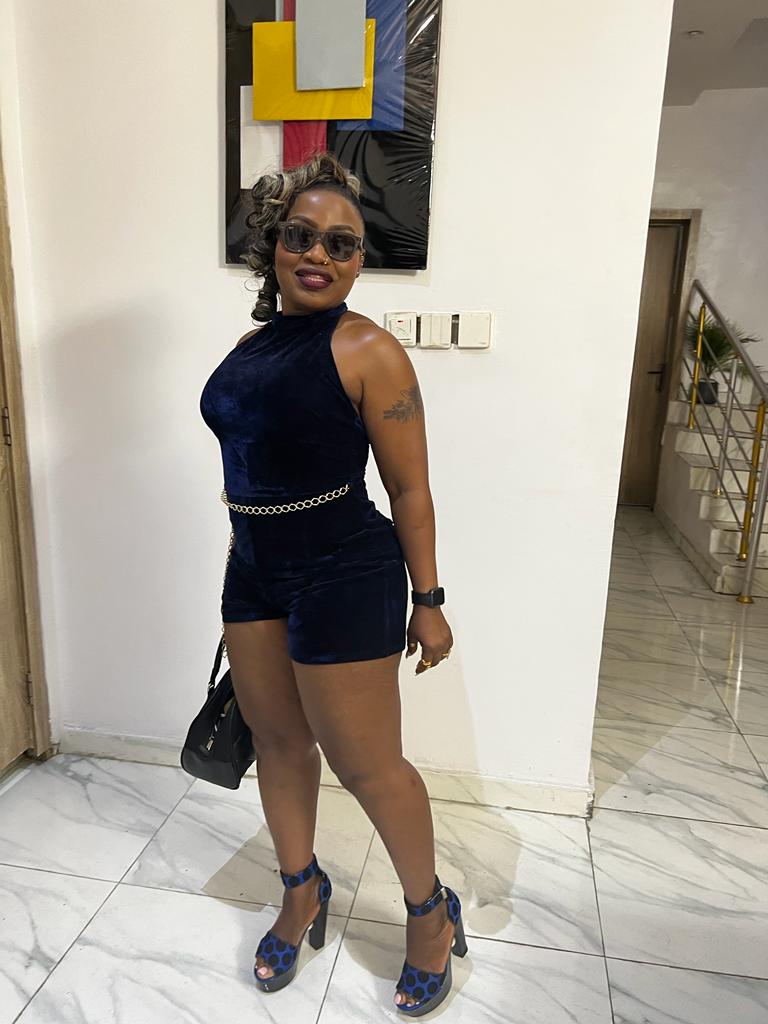 houseofneeyo's tweet photo. VALENTINE SALES 💥💥💥
@EAfrocentric is offering discounts on this Sexy VELVET MINI PLAY SUIT 💃
Old price: 36,000 naira
Discounted price: 25,000 naira
Click on the link to order for yours before it's sold out 🥳
https://t.co/f9iXfnb1Vw
#estree
Please RT https://t.co/yEJbUm3rvW