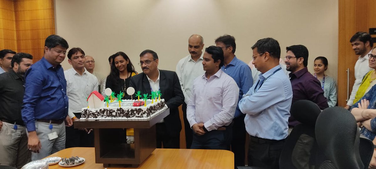 _sbisecurities's tweet image. Celebrating Success!

We are pleased to announce that our retail assets team has reached a historic milestone by disbursing Rs.8,000+ crores in home and car loans in just a month.

#SBI #SBISecurities #RetailAssets #homeloan #carloan #celebration #success #milestone #team