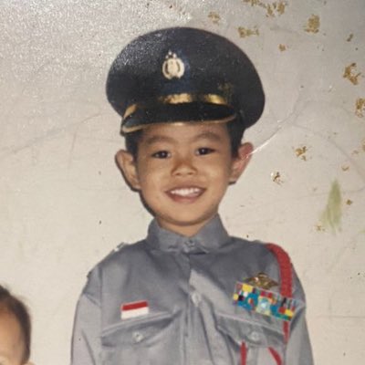 gebihasanuddin's tweet photo. kalo pak polisinya gemeyysin gini jelas gua akan semangat trabas lampu merah, langgar gage, ga pake safety belt biar dipakein🤤 #NewProfilePic https://t.co/7e4UX3SJel