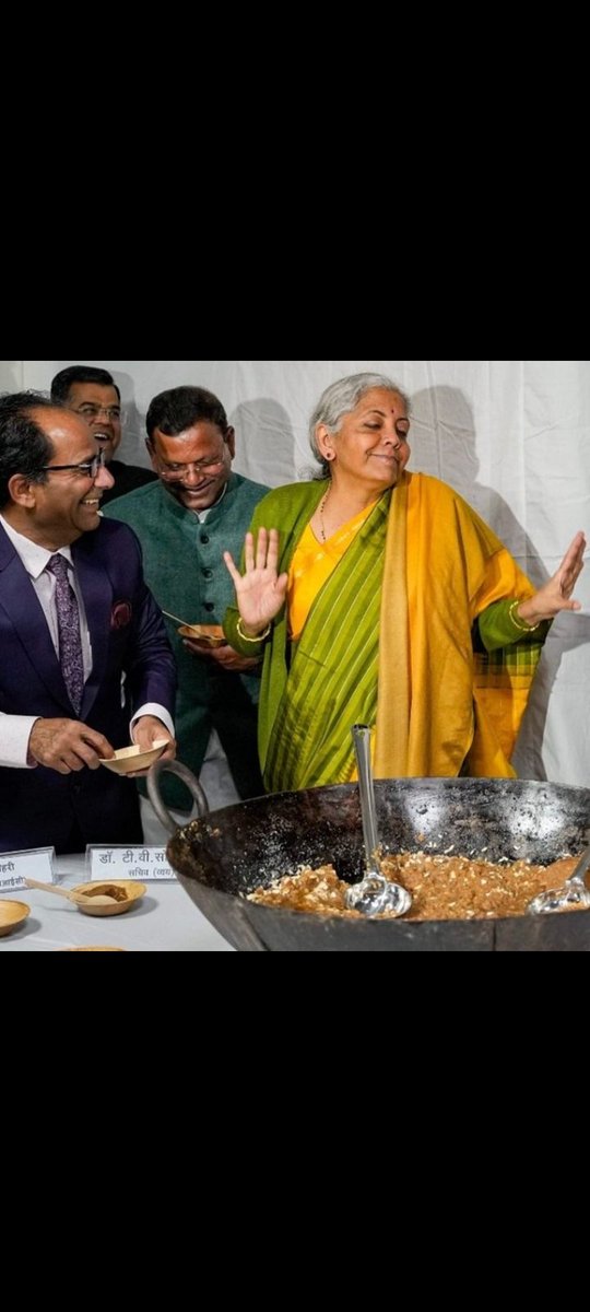 _aayuuuu_'s tweet photo. Me understanding the whole budget through twitter and instagram memes instead of listening to the speech😌 https://t.co/pUTPyMdEXs