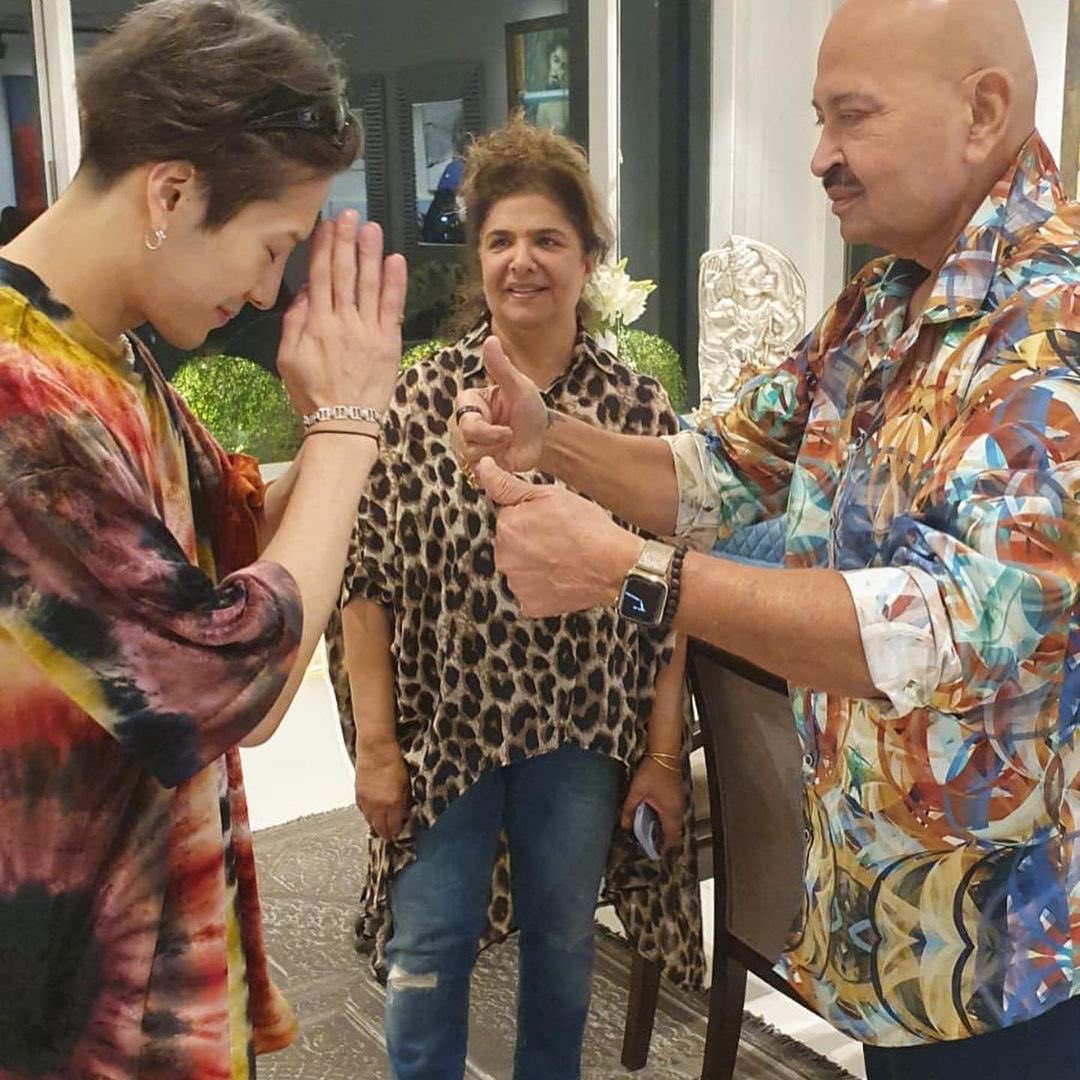 iHrithik's tweet image. What a delightful experience meeting you Jackson. Such a kind hearted rock star. Loved hearing about your journey, I hope you continue to grow both as the star and human. Thanks for the music and for the love you gave my family and home staff.