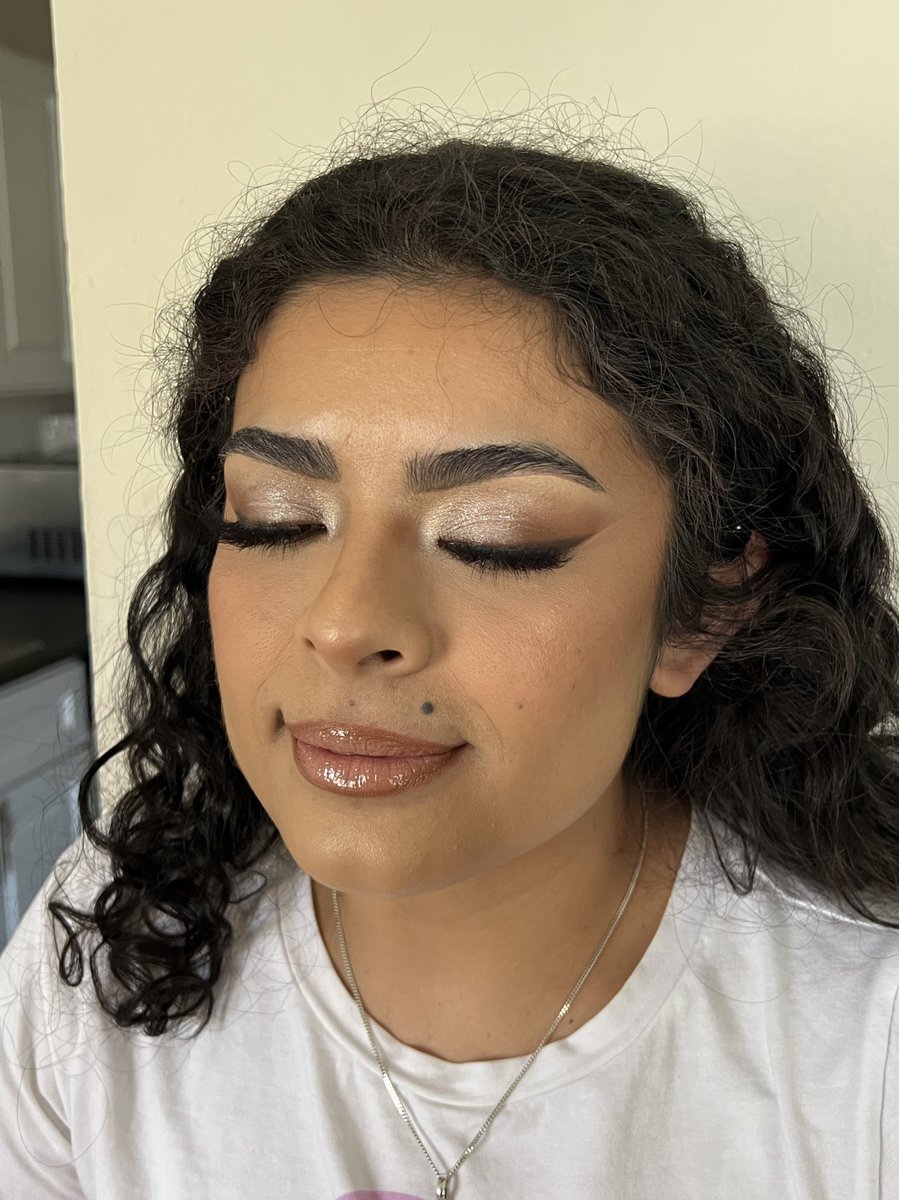 reblflowerrr__'s tweet photo. I’m very proud to say #nofilter RT to help me reach a potential Bay Area client ! ♡ ♡ ♡ link in bio to book https://t.co/b36Xj1aXO1