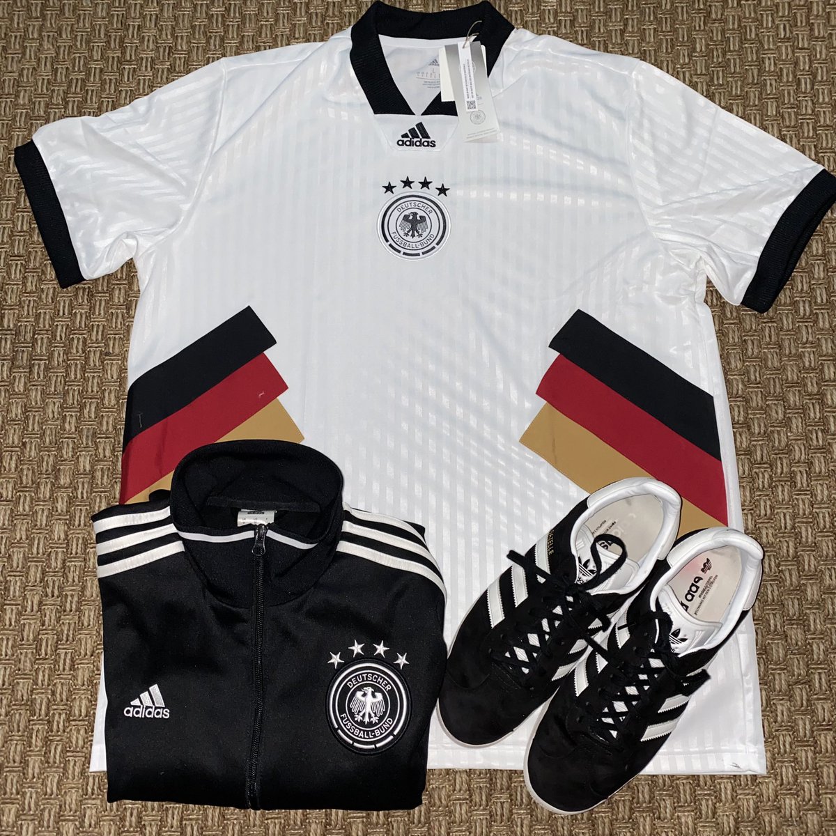 ⚫️🔴🟡 #Deutschland jersey icon by @adidasfootball @adidas @adidasoriginals #adidas #adidasoriginals #adidasgazelle #YESadidas #Tegucigalpa #Honduras