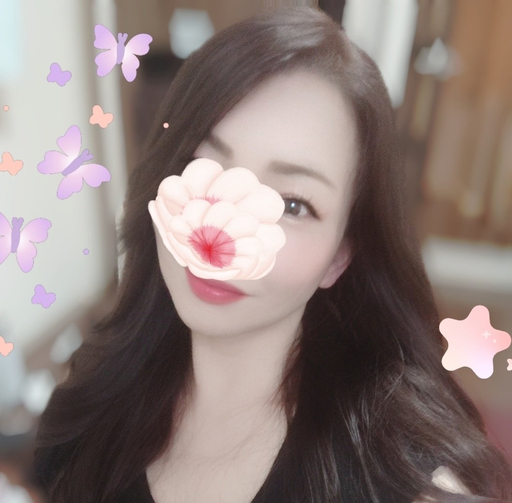 こんにちは✨
先日は体調不良の為キャンセルになりお会い出来なくなりました
お兄様方すみません😢⤵️
また、お会いできたら嬉しいです☺️
本日出勤します🍀
仲良しさん再度のご予約ありがとう❤️
まだ早い時間空き有りますのでお待ちしています😊
固まったお身体沢山ほぐして
リフレッシュしましょ🎵