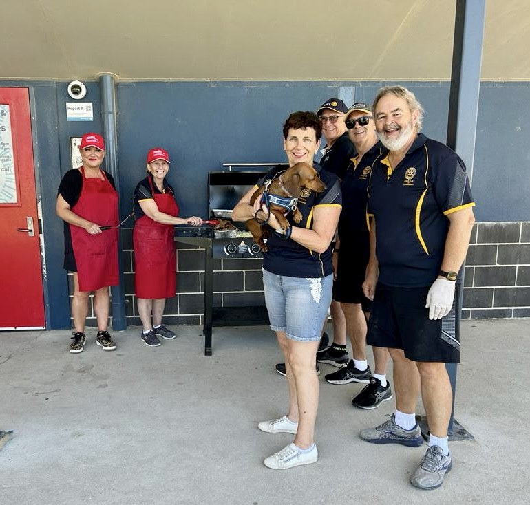 SSMRF_official's tweet photo. SSMRF and Caringbah Rotary fed a delicious bbq lunch to a group of hungry Seniors after their surf safety school in the classroom and in the ocean. The event kicked off Seniors Week 2023 in the Sutherland Shire. #seniorsweek #ssmrf #caringbahrotary #surfsafety #SSC #lifeguards https://t.co/TFYu9MnVlI