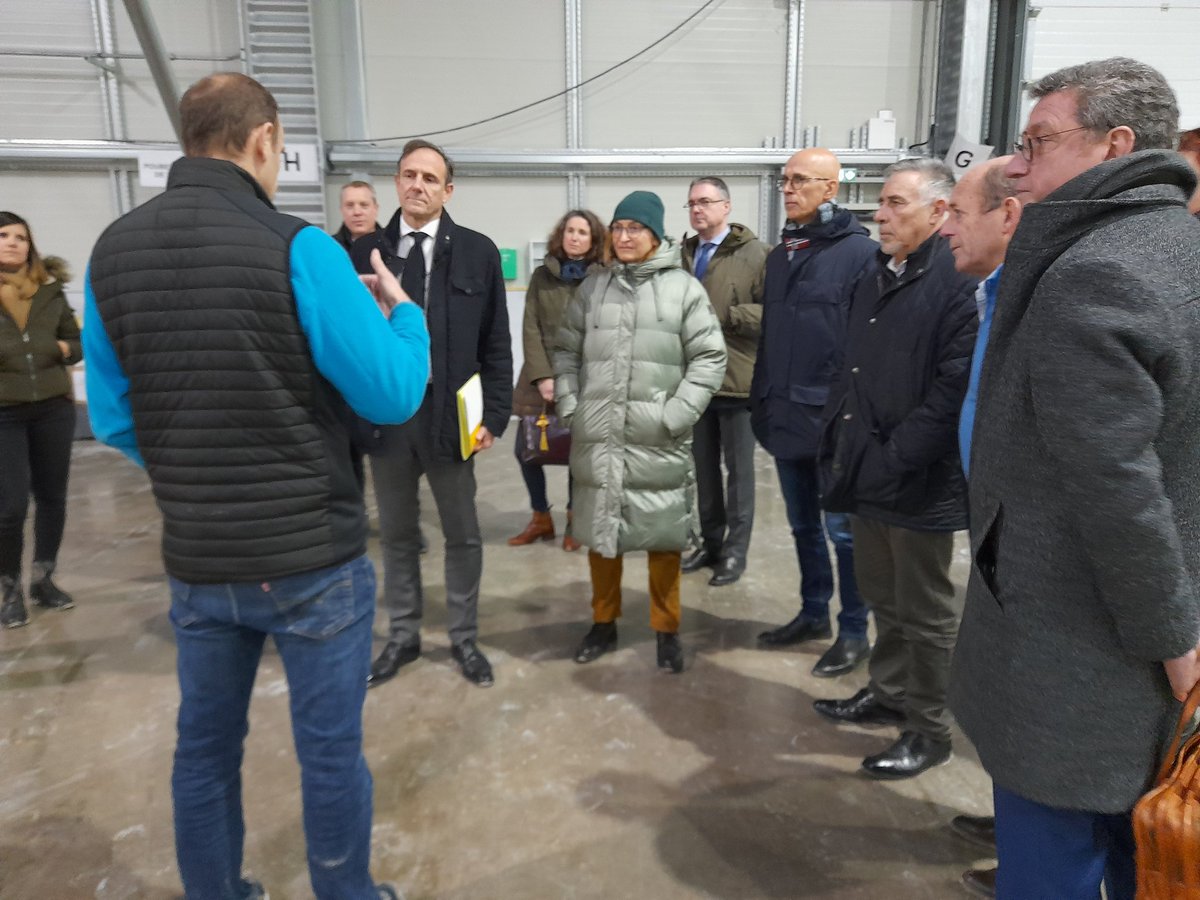 BdT_GrandEst's tweet photo. 🏭 #Muance usine de construction modulaires bas #carbone près @AeroParisVatry #Marne. Construire des #logements #sociaux autrement, c'est possible👍[+verts -moins chers +vertueux] capacité de production 500 logts/an #territoireindustrie #innovation @BdT_GrandEst @BanqueDesTerr https://t.co/4aa8N5Sv6r