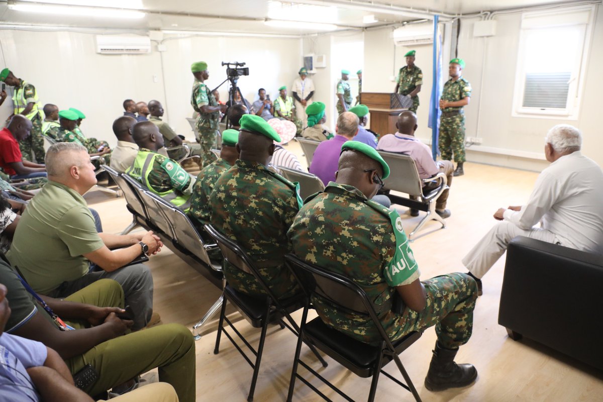 fdnbbi's tweet photo. Inauguration ce 31/01/2023 à Jowhar AF d’un terminal qui facilitera la fouille des passagers en vue d’assurer la sécurité de l’aéroport. Le Comd du contingent Burundais de l'ATMIS le Gén Bde J.C Niyiburana a remercié @UNSOS_  pour avoir  initié ce projet d’importance capitale. https://t.co/qYtO51z1Hl