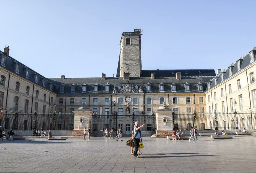Eventyrerne's tweet photo. En aften i Dijon - hvad skal du se?
Her er byen, der både overrasker dig og giver dig masser af oplevelser, også selvom du kun har en enkelt aften at opleve den i 
https://t.co/4kXAURZMV7 https://t.co/VwfGwGi8u3