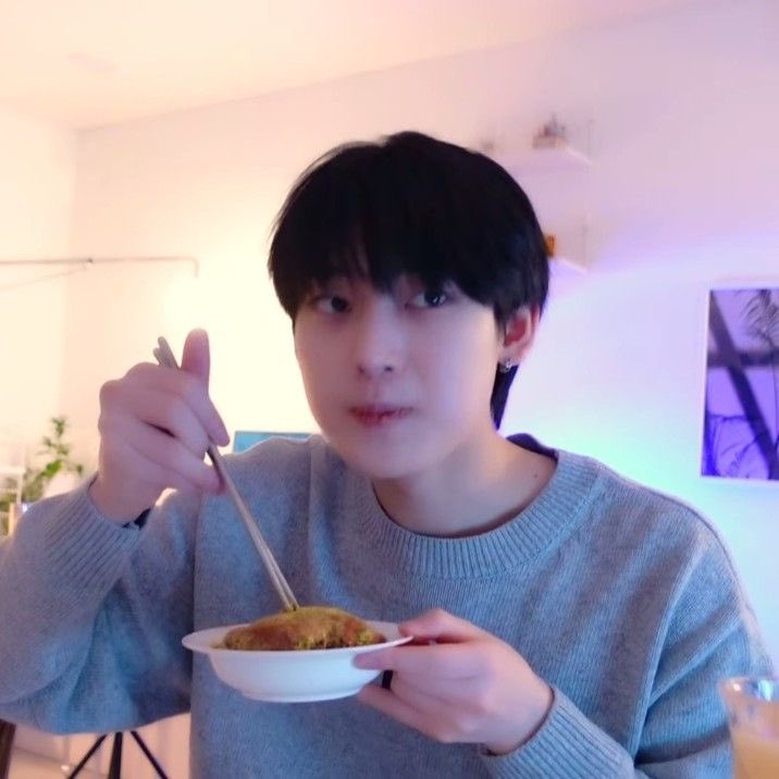 •_update03 : alive and kicking parin alaga ko don’t worry

> to : @chzmosan <