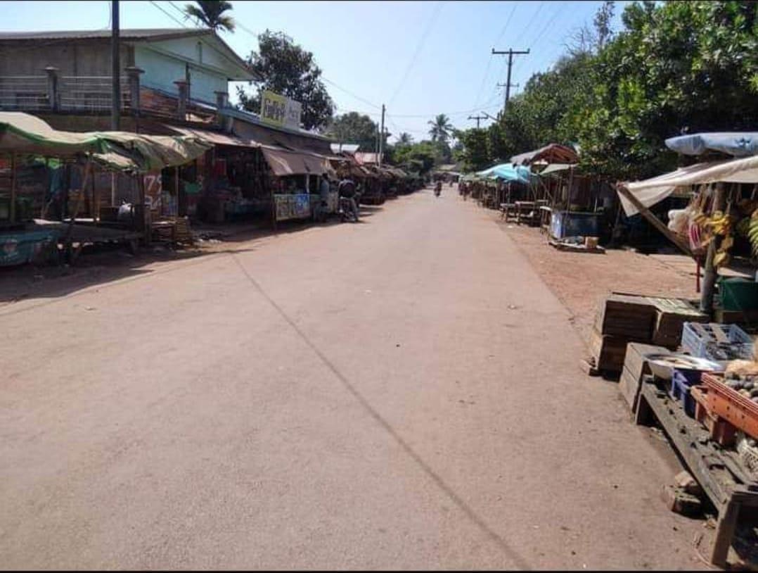 HURFOM's tweet photo. 1/4 Like civilians from many states and regions across the country, Mon State civilians closed their businesses and activities. Today, they stayed off the main roads, streets, and markets in a silent strike against the 2nd-year-failed coup. https://t.co/Zhucdb3bkh