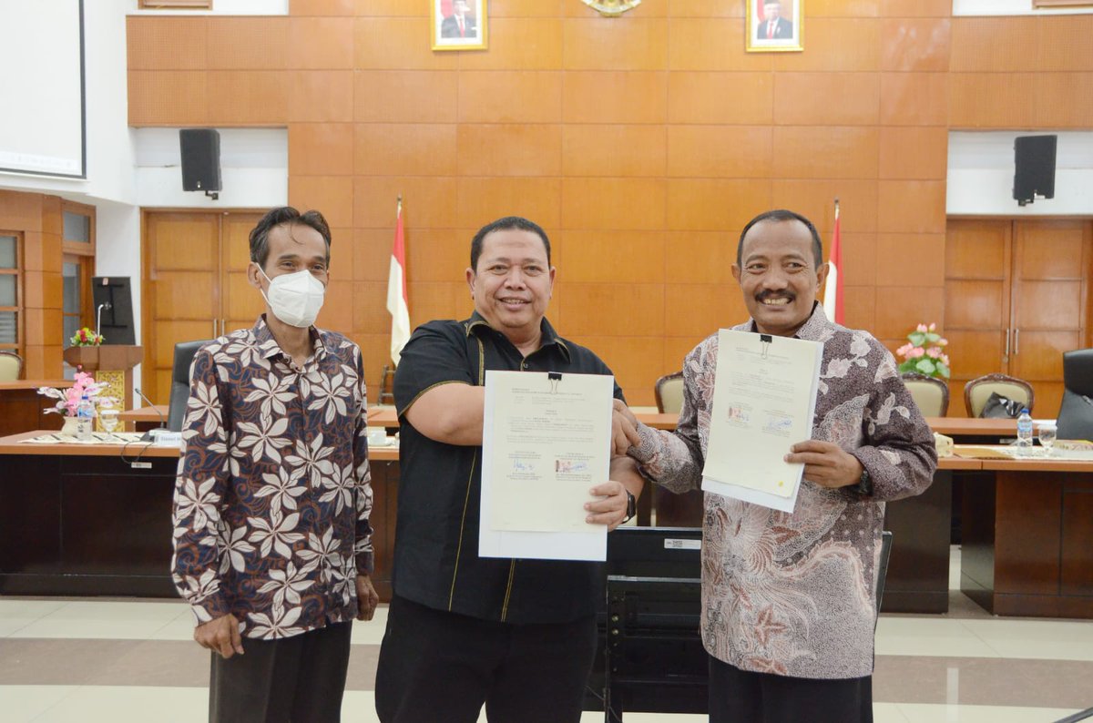 DPR_RI's tweet photo. Pusat Kajian Anggaran (PKA) Setjen DPR RI DPR RI menyelenggarakan Focus Group Discussion (FGD) membahas 'Keuangan antara Pemerintah Pusat dan Pemerintah Daerah Terhadap Keuangan Daerah', di Kopo, Cisarua, Bogor, Jawa Barat pada Senin (30/1/2023). #SetjenDPR #BKDPR https://t.co/FURxeLvS0G