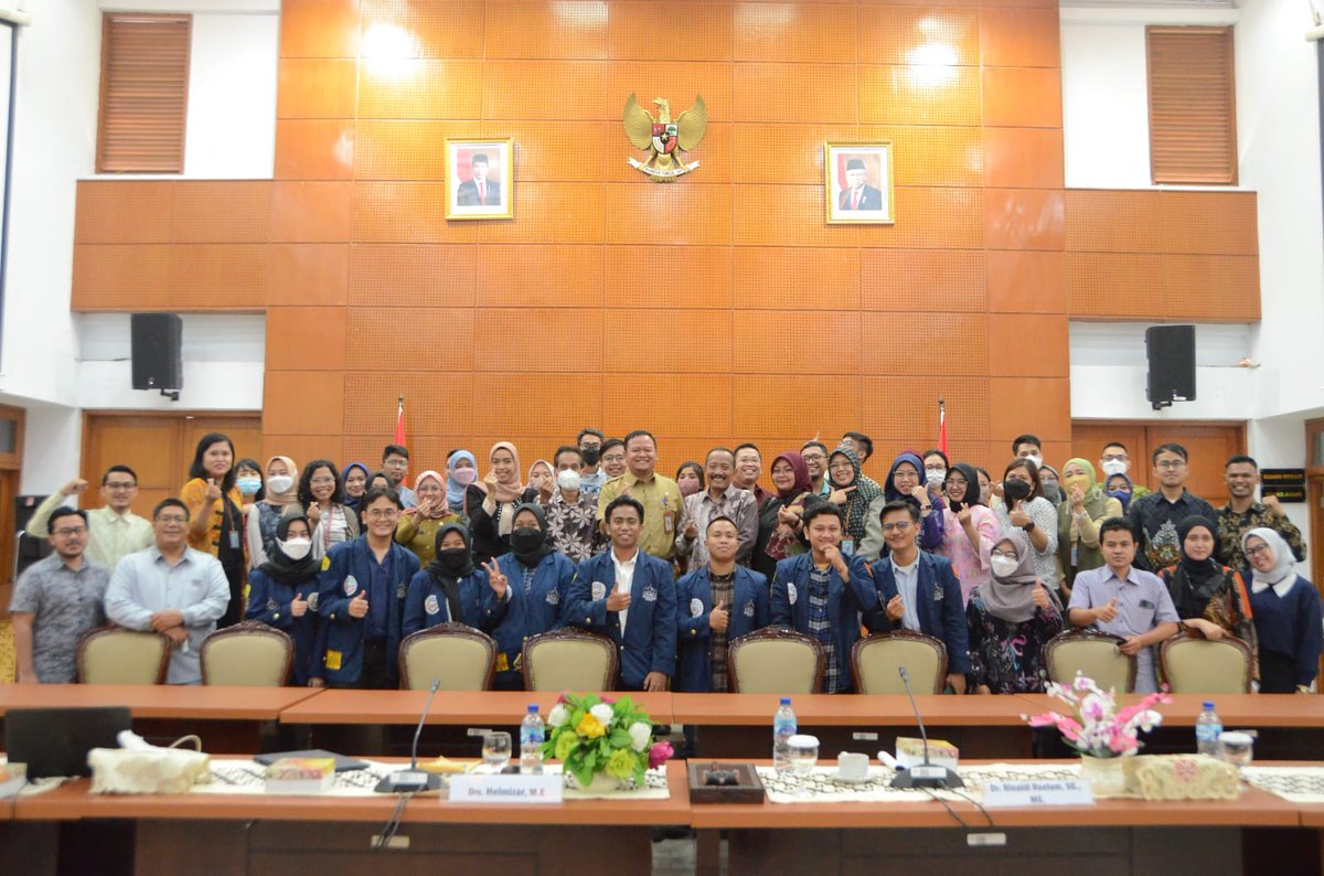 DPR_RI's tweet photo. Pusat Kajian Anggaran (PKA) Setjen DPR RI DPR RI menyelenggarakan Focus Group Discussion (FGD) membahas 'Keuangan antara Pemerintah Pusat dan Pemerintah Daerah Terhadap Keuangan Daerah', di Kopo, Cisarua, Bogor, Jawa Barat pada Senin (30/1/2023). #SetjenDPR #BKDPR https://t.co/FURxeLvS0G