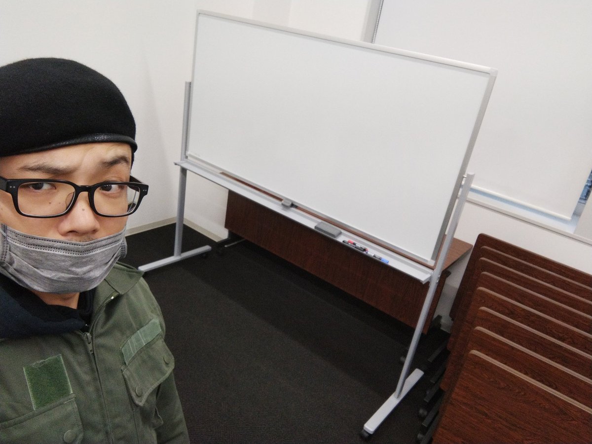 MOHiBO_'s tweet photo. Be creative...
ホワイトボードと会議室ったぁー
自分との温度差がすげぇぜ https://t.co/OkGNfahXBc