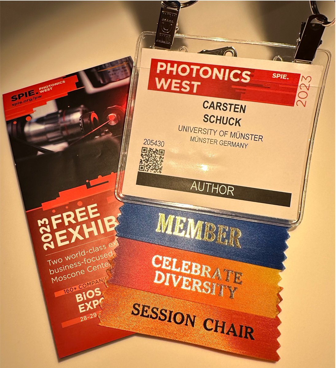 surquid_project's tweet photo. Good Morning San Francisco! Work from the SURQUID team is on display today at #PhotonicsWest2023 Check out the Session on Quantum Integrated Photonics (CONF. 12424) with an invited contribution from the University of Münster at 10:00 am in Room 304 (Moscone Center South)! https://t.co/7eQfvXeIxK