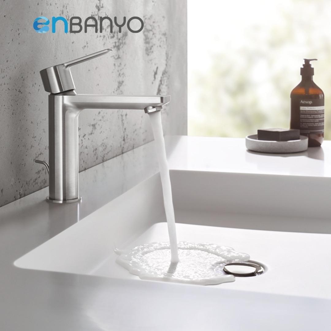 EnBanyo's tweet photo. Minimal fakat oldukça ilgi çekiçi tasarıma sahip GROHE Lineare serisi ile keskin ve güçlü hatların banyonuzla olan uyumuna şaşıracaksınız. 

En kaliteli grohe ürünlerine ulaşmak için bize ulaşın!
🌐 https://t.co/02XYrLMn8O
📧 info@enbanyo.com https://t.co/ezP7lr77A5