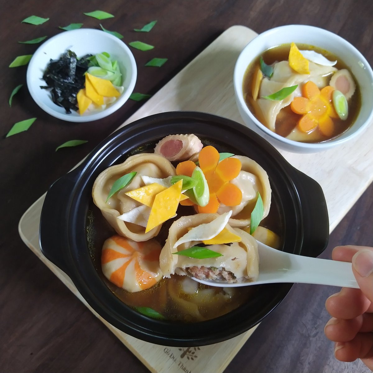 RyangBae1997's tweet photo. 갈비탕 Sườn hầm 
만두국 Canh mandu https://t.co/odDG710mBj