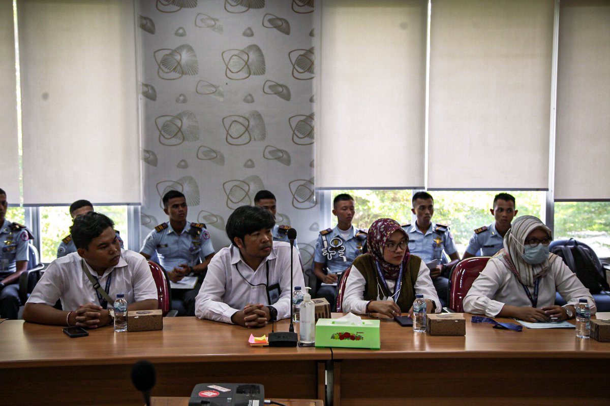 Jembrana (1/2) BPISDKP menerima kunjungan @PKPjembrana dalam rangka pelaksanaan praktikum Taruna program studi Perikanan Tangkap, mata kuliah penginderaan jauh.Semangat!

#PusdatinKKP #PusdatinKKPjuara #PusdatinBerAKHLAKjuara #KKKThrive #EkonomiBiru #KKPGOID #BPISDKP #InFoMarFish