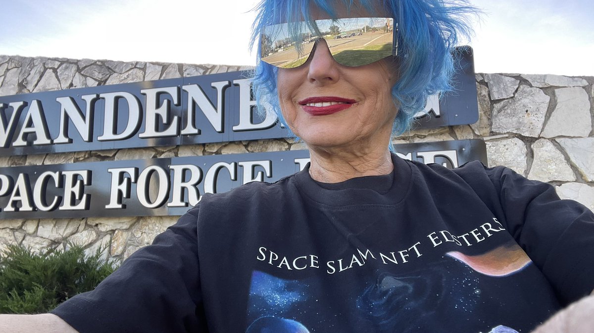 LadyRocketSpace's tweet photo. today’s @SpaxeX Rocket launch,#VandenbergSpaceBase included #Starlink satellites
we need for @SavingSurvivors #wildliferescue
I invite key artists to join @LadyRocketSpace @CopernicSpace #satellitelion NFTs to fundraise for #Satellitelink,appealing to @elonmusk to contribute https://t.co/OT1g2qsZHi