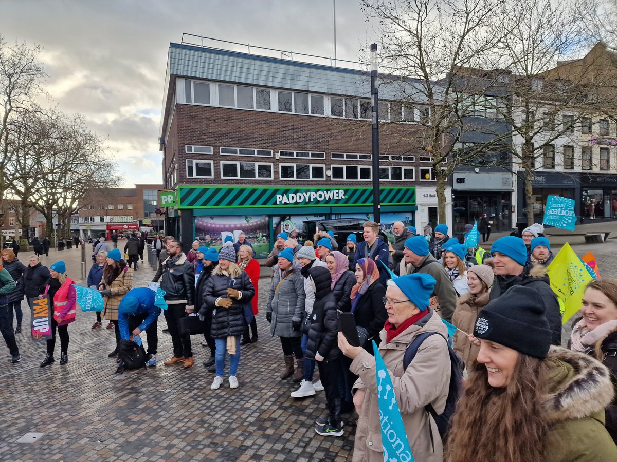 Callum_SEND's tweet image. Wakefield rally #PayUp #ValueEducation #ValueEducators @NEUnion