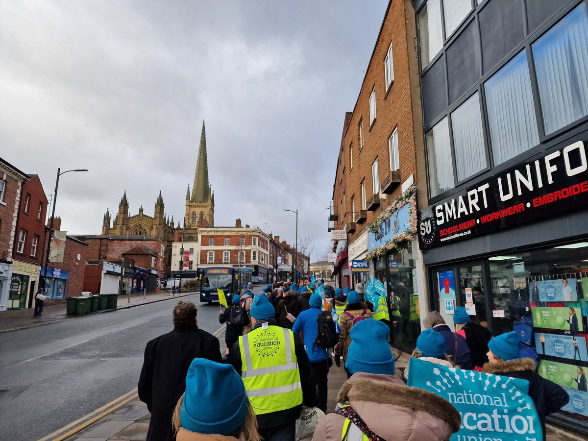 Callum_SEND's tweet image. Wakefield rally #PayUp #ValueEducation #ValueEducators @NEUnion