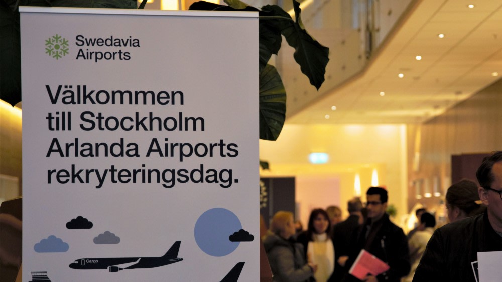 Stockholm Arlanda Airport utvecklas och flygtrafiken ökar. Som en följd av det finns ett stort behov av arbetskraft till flygplatsen. Den 30/1 hölls en mycket välbesökt och givande rekryteringsdag med ett 30-tal deltagande företag. https://t.co/XBnVHs9d93 https://t.co/WlmEStFj2P
