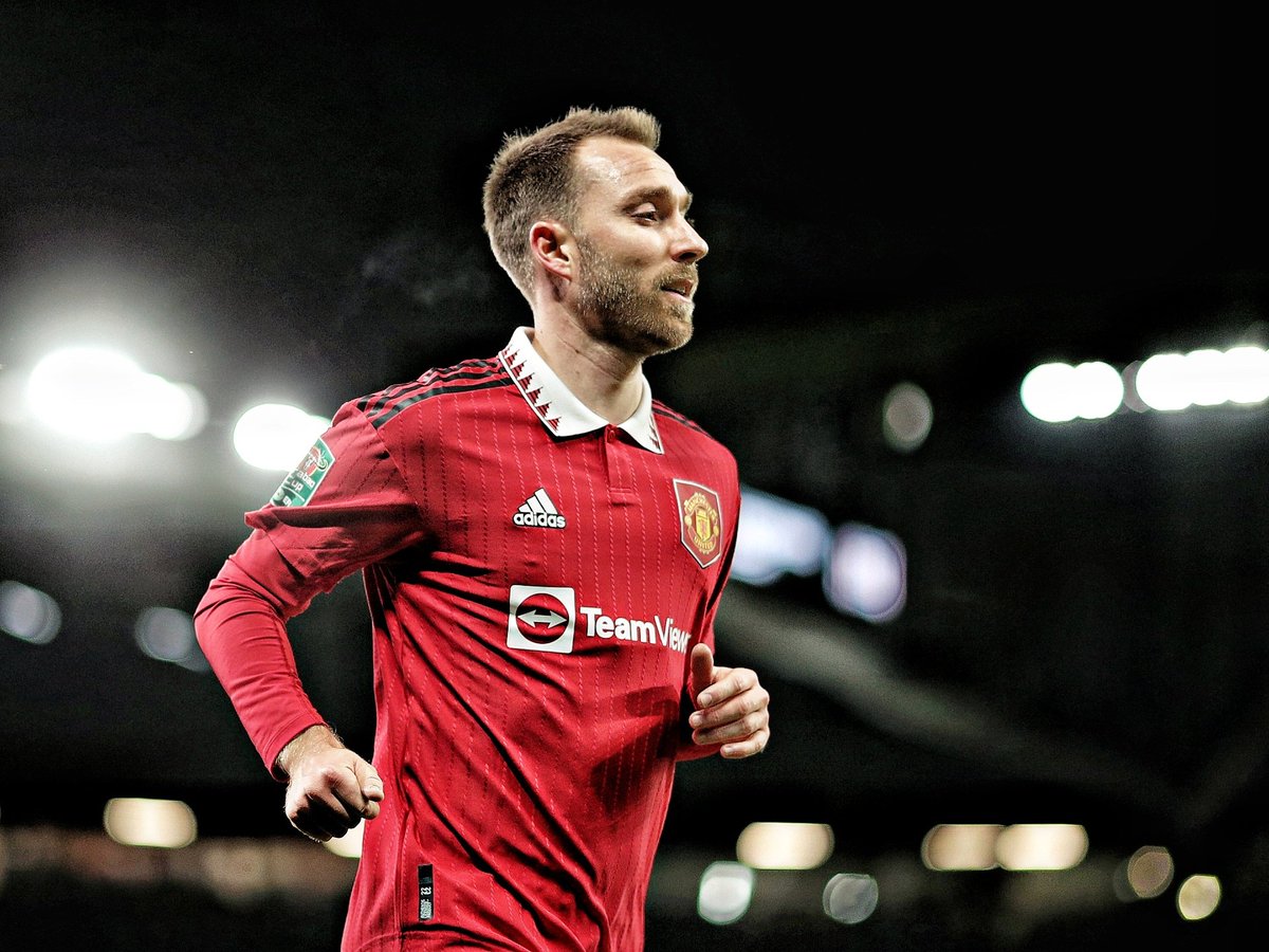 utdplay's tweet image. 🚨 𝗕𝗥𝗘𝗔𝗞𝗜𝗡𝗚: Manchester United mengonfirmasi Christian Eriksen akan absen hingga akhir bulan April atau awal bulan Mei karena cedera pergelangan kaki. 🤕 #MUFC

Get well soon, Eriksen! ❤