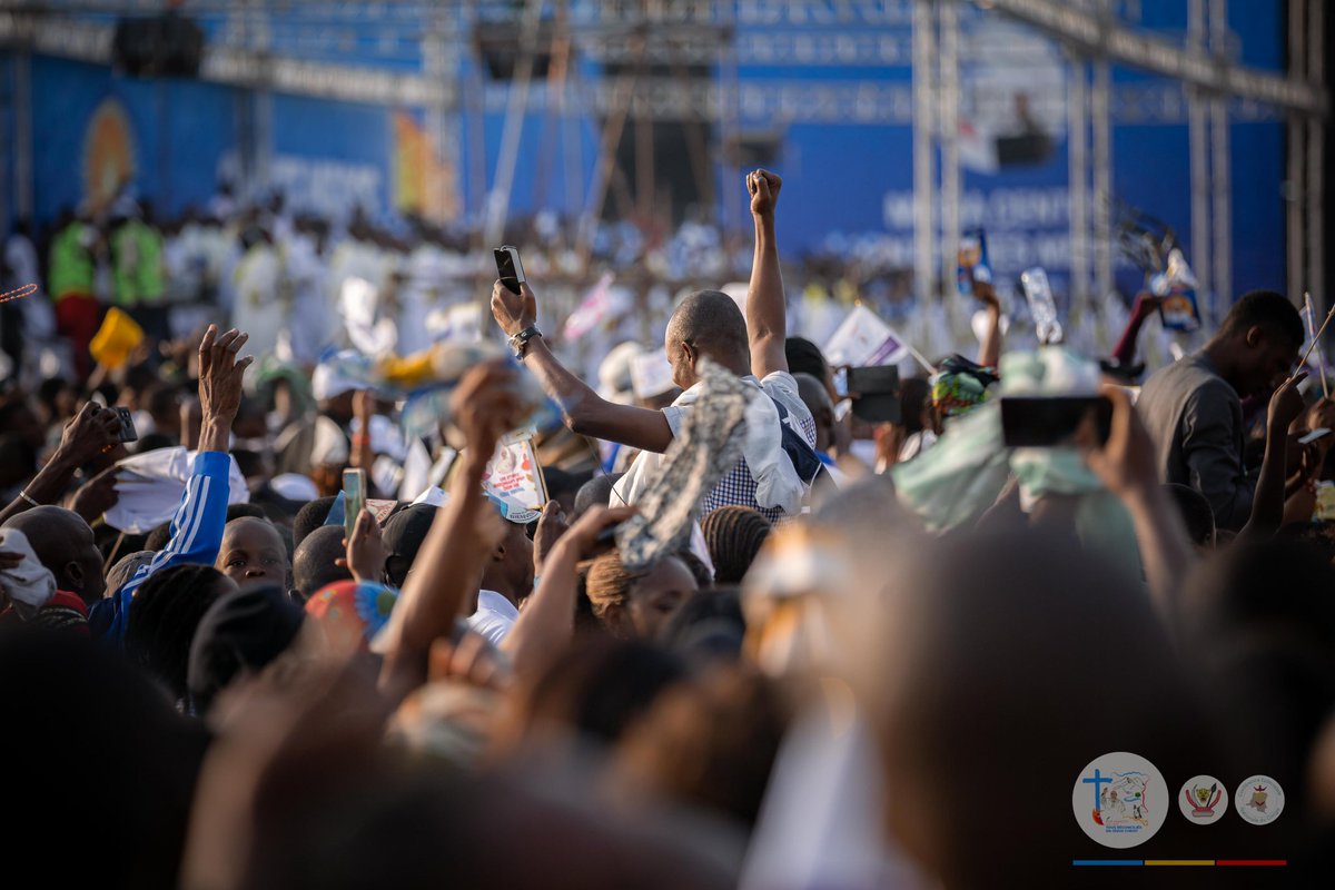 MIIC_RDC's tweet photo. Joie, Espoir, Unité, Amour; ces valeurs humaines que nous transmet sans effort cette foule en cette journée mémorable de la messe papale !

#PapeEnRDC #PopeInDRC #reconciliation #PapePourPaix #PopeForPeace https://t.co/kCRNOyAD1F