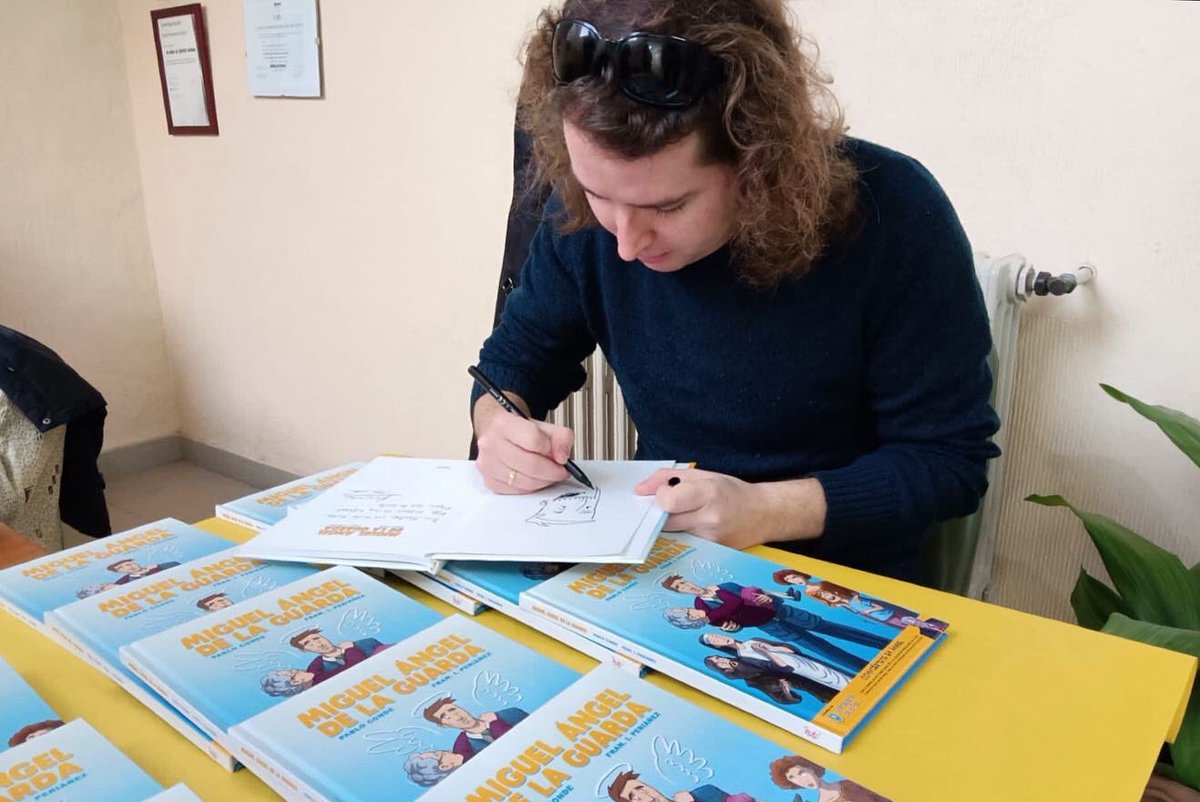 MiAngelDeGuarda's tweet photo. Hemos presentado nuestro cómic en el @iescervantes de Alcázar. Ha sido emocionante compartir nuestra obra con tantos alumnos y profesores. Muchas gracias al equipo directivo del centro y a Mercedes Martínez por presentar el acto. Un honor formar parte de su programa de lectura :) https://t.co/iAIyILQtW5