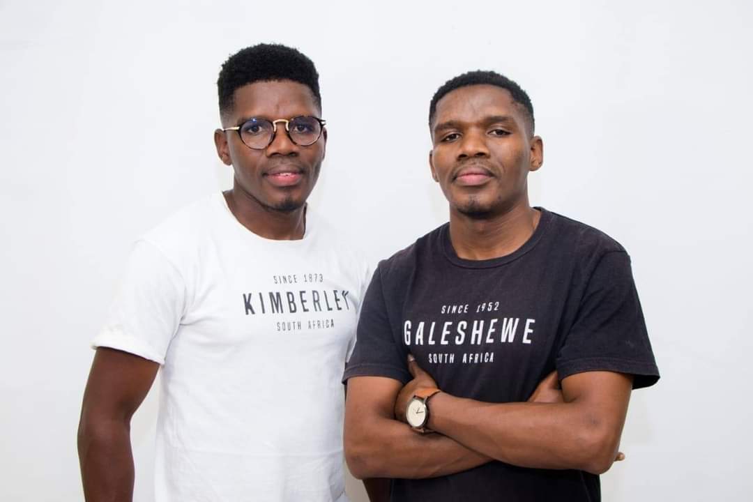 Keviarone's tweet image. We are an apparel brand selling personalized t-shirts.

T-shirt - R250