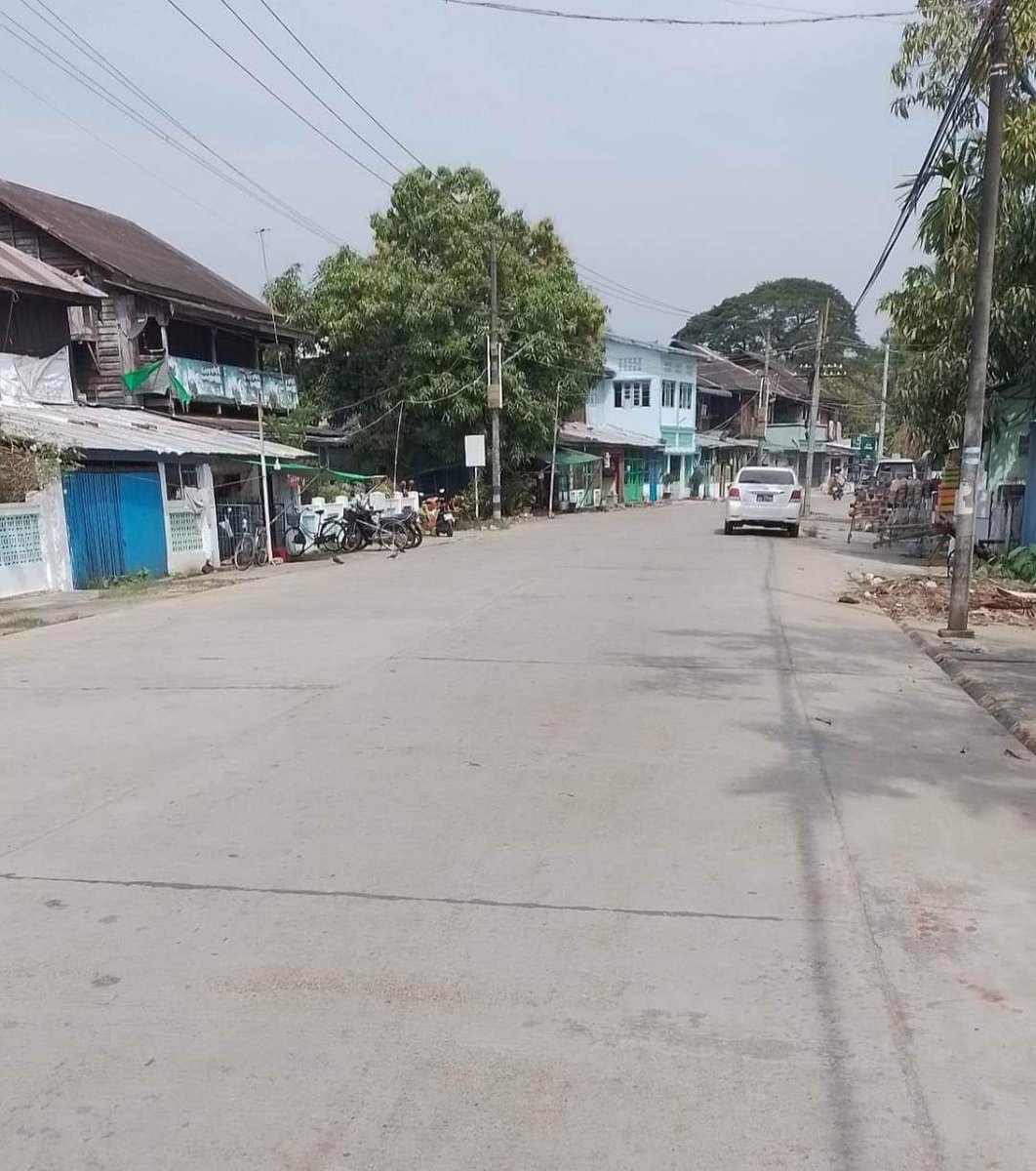 ဧရာဝတီတိုင်း၊ မြောင်းမြမြို့ "တသံတည်းညီ၊ တချီတည်းရုန်း၊ တိတ်ဆိတ်ငြိမ်သက်ခြင်းသပိတ်"  ဖေဖော်ဝါရီ ၁ ရက်နေ့ မြင်ကွင်း။
#DVB #SilentStrike