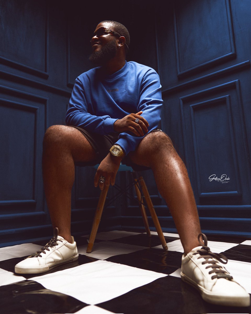Taelorpane_cia's tweet photo. Don't let anyone or any situation silence you.

Never give up!!!

Try a different approach, keep pushing, stay winning.

Happy New Month Fam💙

Outfit: @focosattires 

Photography: @gop_studios https://t.co/11Hx6MyROo