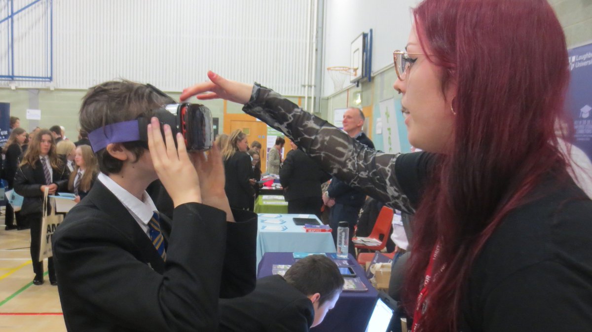 Eckington School Careers Fair took place yesterday!  All our students met with local employers, colleges, our 6th Form, Apprenticeship providers, uniformed services and had conversations about careers 😊 
Huge thank you to all the inspirational people who attended! #careers 👏