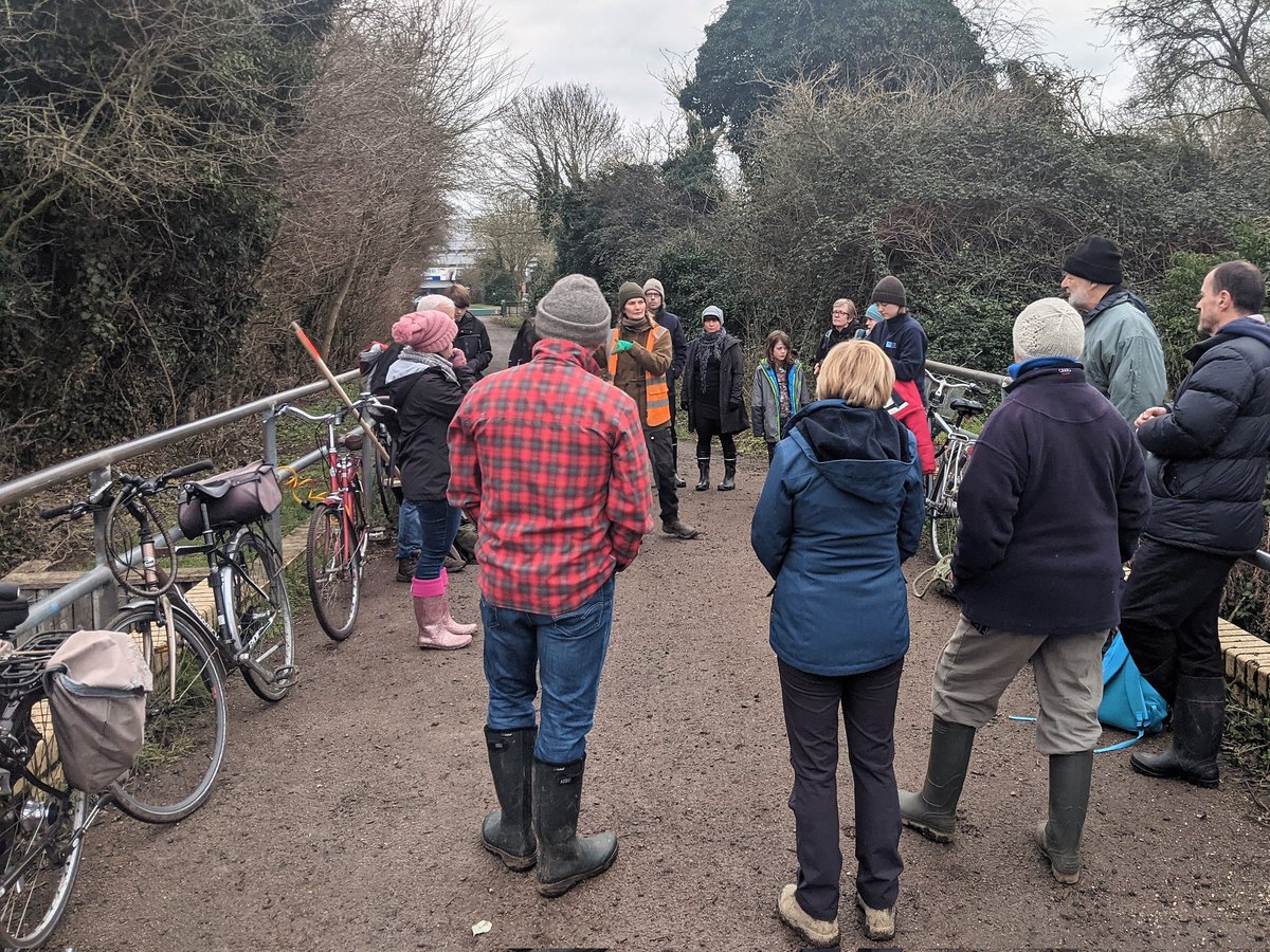 River_Care's tweet photo. 18 hardworking volunteers met at Coldham’s Brook to show this chalk stream some love
 
Trimming back overgrown scrub to let a little more light into the Brook, we’re hoping to encourage more marginal vegetation to thrive here

A local project run by @AbbeyPeople  @camcitco https://t.co/Dg086wrkuZ