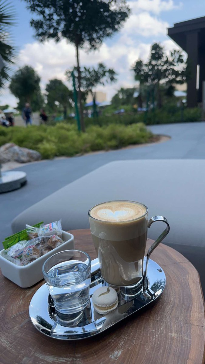 MajedAlFahad's tweet photo. عندك إجازة قصيرة ؟ 💤

الأجواء الباردة 🥶
ما تحمسك للسفر 
وودك بمدينة أجوائها معقولة 🌼

حاب تجرب منتجع شاطئي 
رايق وجديد وقريب وسعره
بأقل من 500 ريال ⛱️
والتذكرة متوفرة
بسعر مناسب 💵

شوف تجربتي في هالفندق وإستمتع 💚 https://t.co/Zm9Fu32GyM