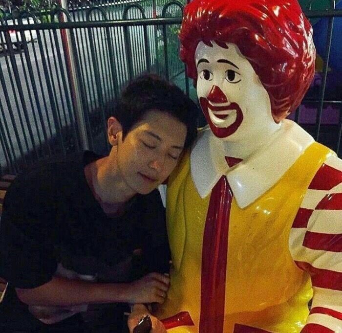 thank you po sa paflawr!! hapi hapu 15th 😚❤ congratulations po nanalo kayo ng sandamakmak na kiss from me!! >.<♡