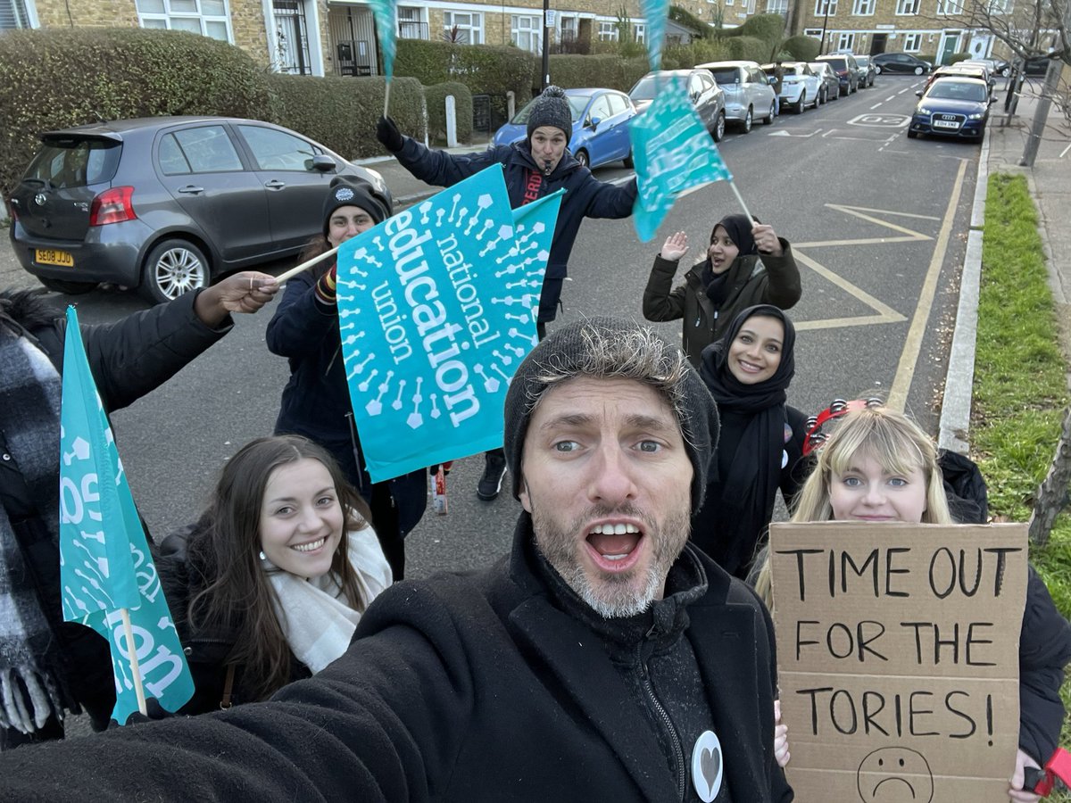 theLeeSide tweet media