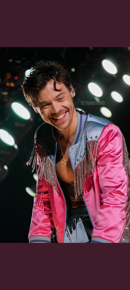 adelaidesmile_'s tweet photo. happy birthday sunshine💚❤️
@Harry_Styles #HappyBirthdayHarry https://t.co/QszEKPDzpO