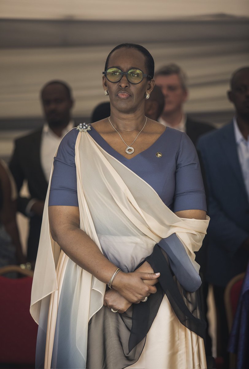 Happy Heroes' Day! 

"I prefer peace. But if trouble must come, let it come in my time, so that my children can live in peace." Is the price of peace always measured against the scale of sacrifice? 

Read the First Lady's op-ed here: bit.ly/3XUIRtq