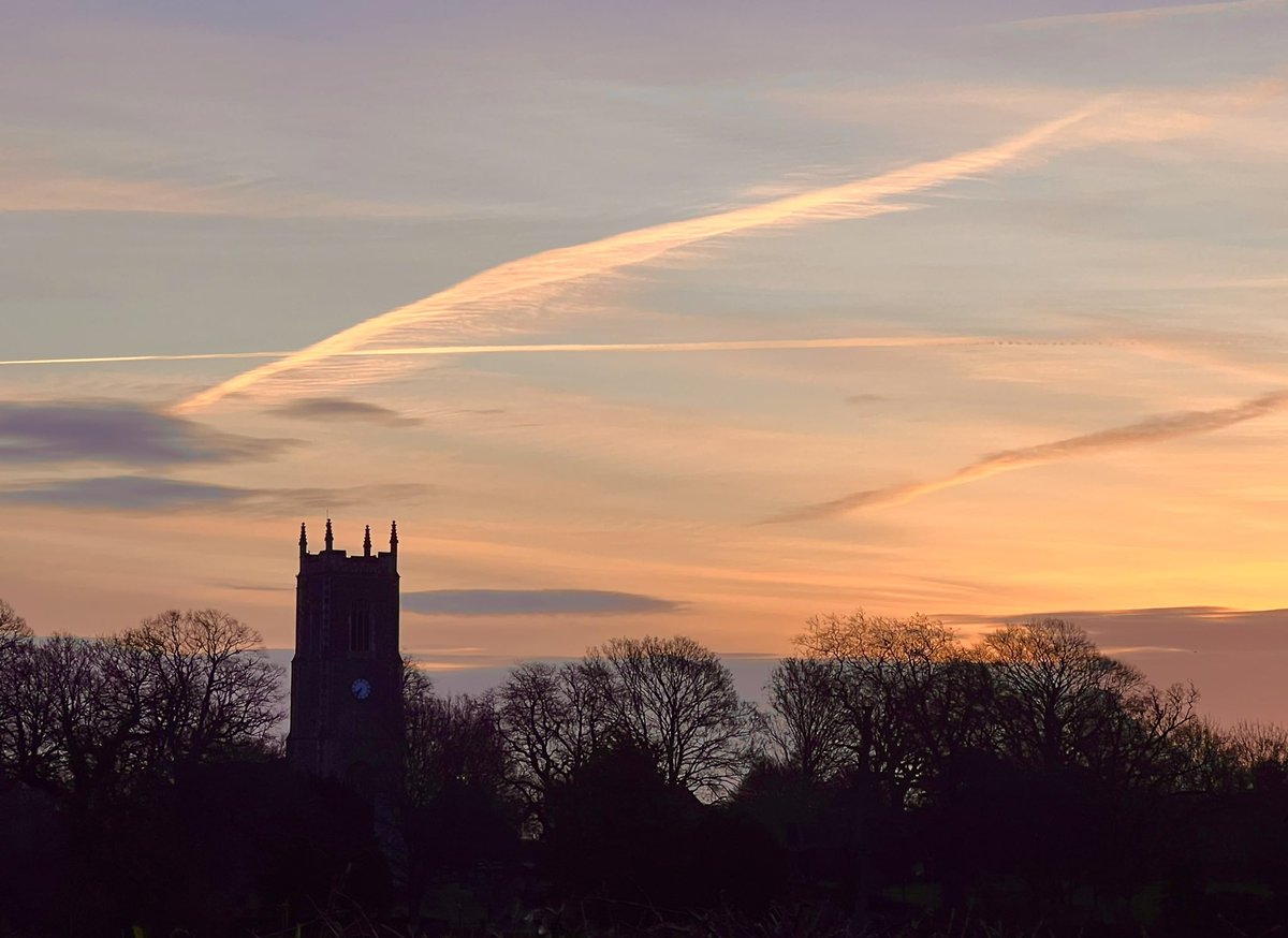 Sunrise 💙. #Norfolk #SouthNorfolk #Sunrise #Sunrisephotography #church #churchphotography #sunrisesoftheworld #loveNorfolk #norfolkphotographer #sunriselovers #photography #photographylovers #landscapephotography #landscapelovers