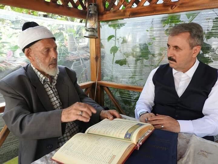 Büyük Birlik Partisi Genel Başkanı Sn. 
<a href="/Mustafa_Destici/">Mustafa Destici</a>’nin Babası Emekli imam Ali İhsan Destici hoca efendi hakkın rahmetine kavuşmuştur.
Ali İhsan Destici’ye Allah’tan rahmet, ailesi ve yakınlarına başsağlığı diliyorum. 

Mekânı cennet, makamı âli olsun.