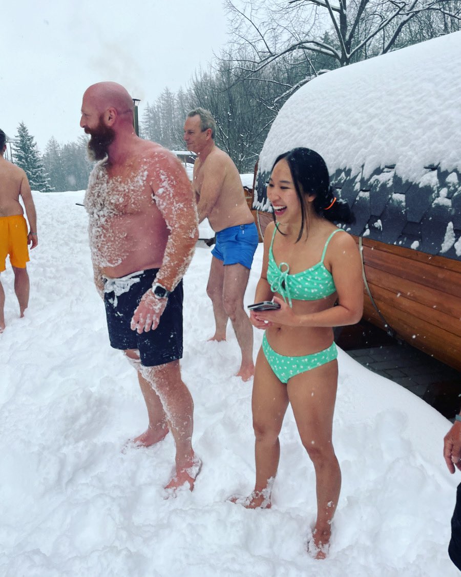 breath_inspired's tweet photo. There's nothing like standing in freshly fallen snow with barefeet in swimwear and feeling completly at home
#wimhof #wimhofmethod #bangkok #thailand #breathwork #icebath #coldtherapy #coldexposure #iceman #วิมฮอฟ #วิมฮอฟเมธเธิด #วิธีการวิมฮอฟ #deliberatecoldexposure #przesieka https://t.co/BGhkiwYOUR
