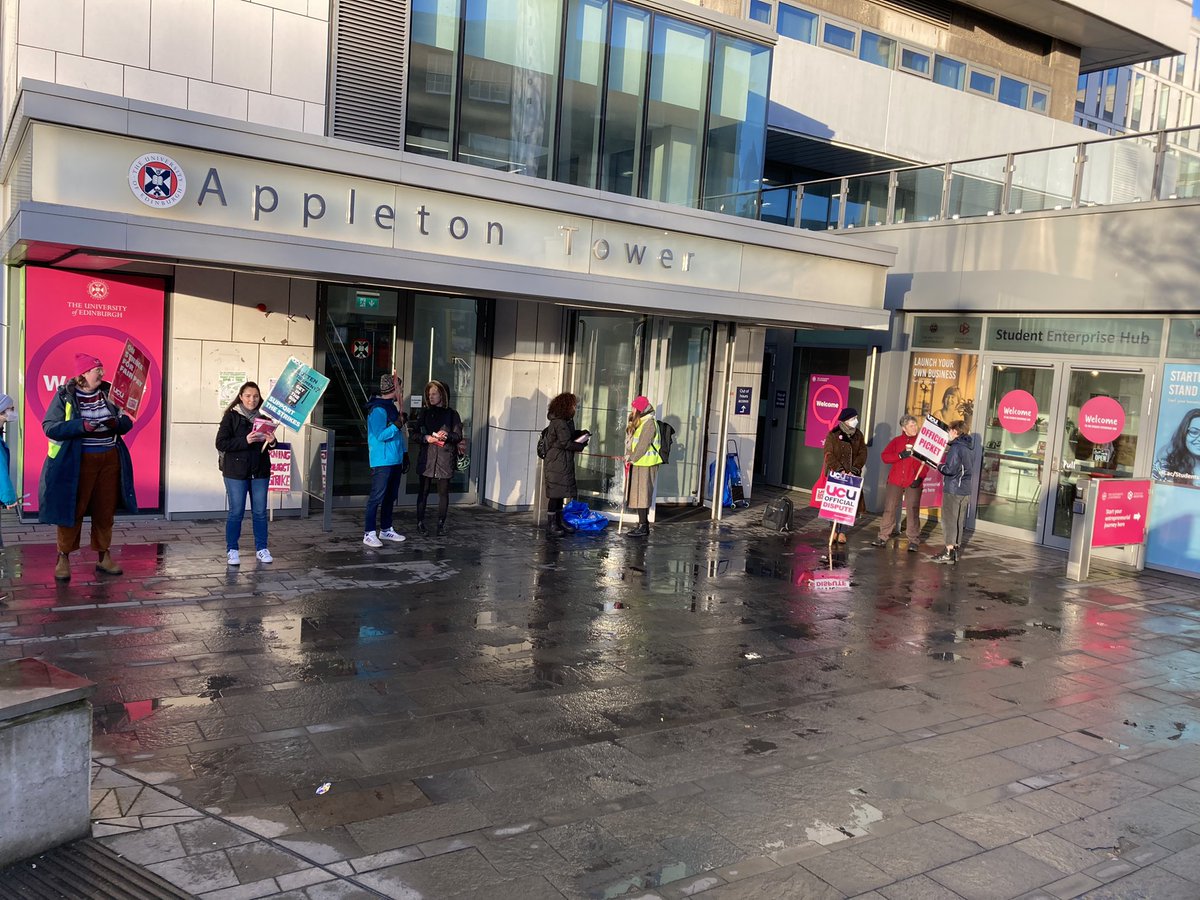 One of our many picket lines this morning #ucuRISING #WalkoutWednesday